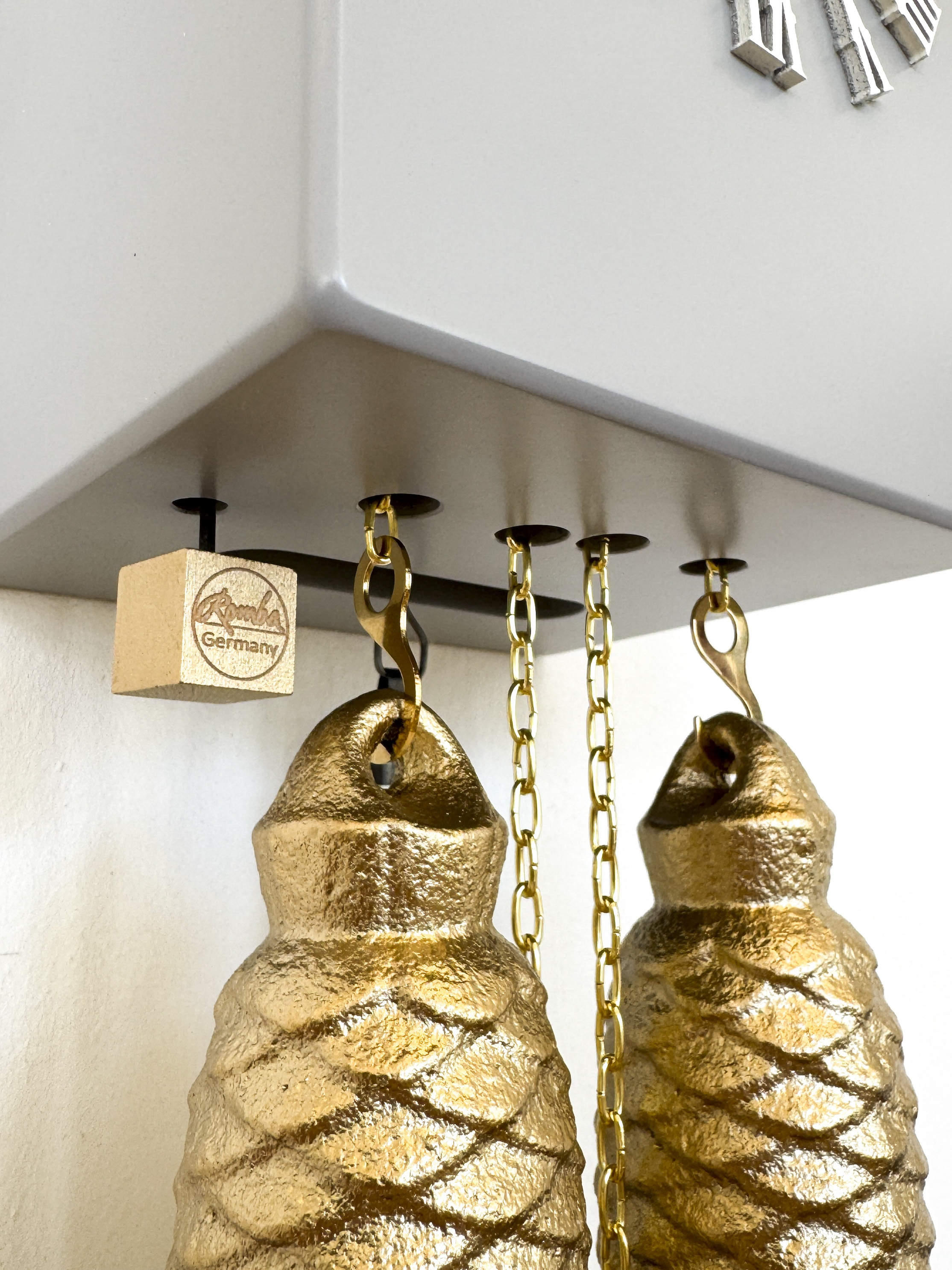 CLASSIC - Design Kuckucksuhr (grau/gold/weiß) Rombach & Haas 