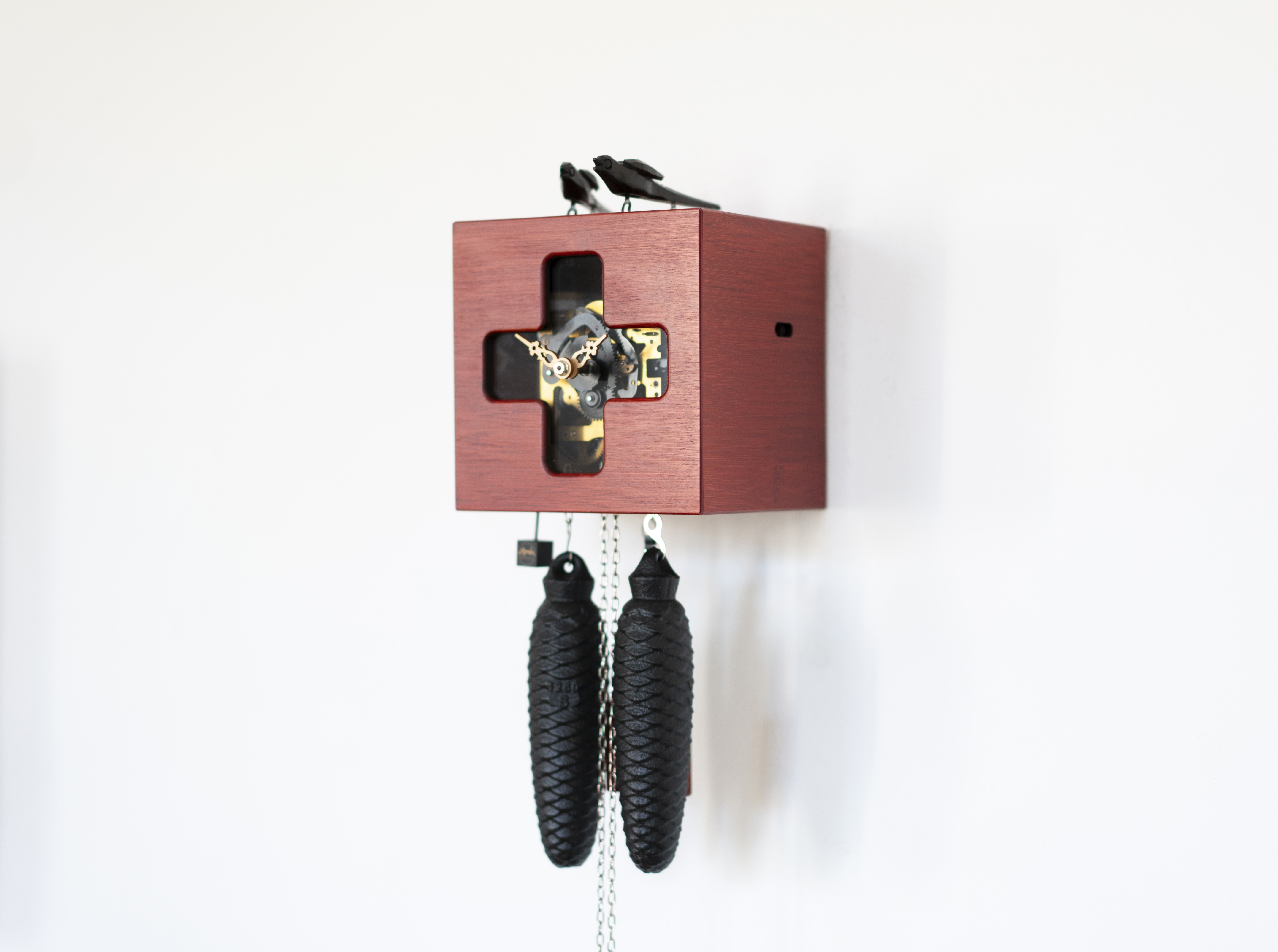 DUETT - Design Kuckucksuhr (rot / Einblick in die Mechanik) Rombach & Haas