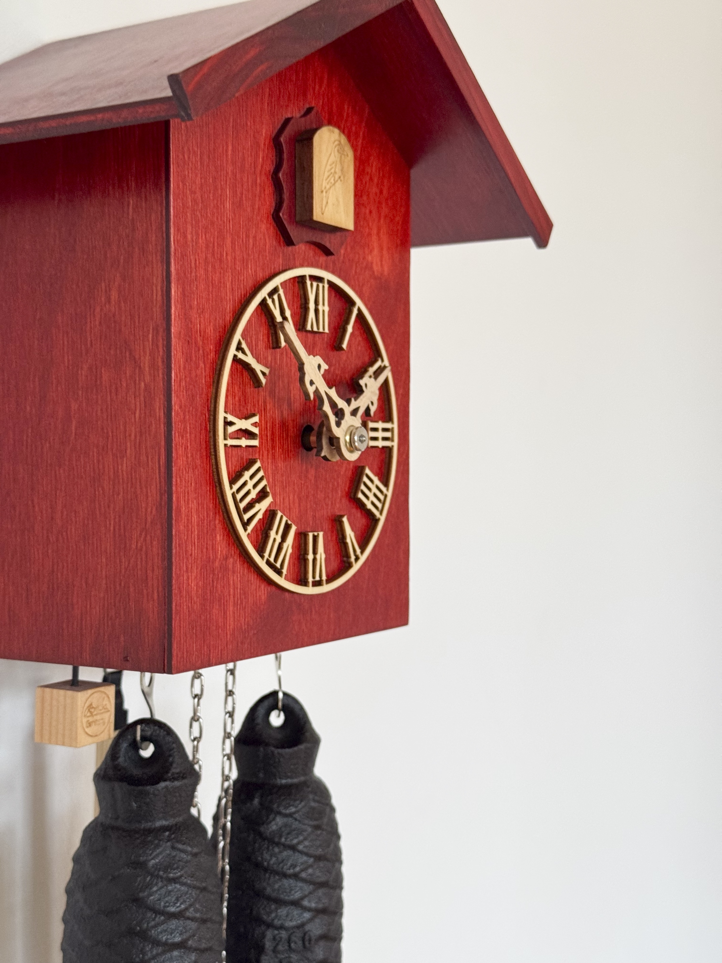 LIFE - Design Kuckucksuhr (rot mit Ziffern) Rombach & Haas Kopie