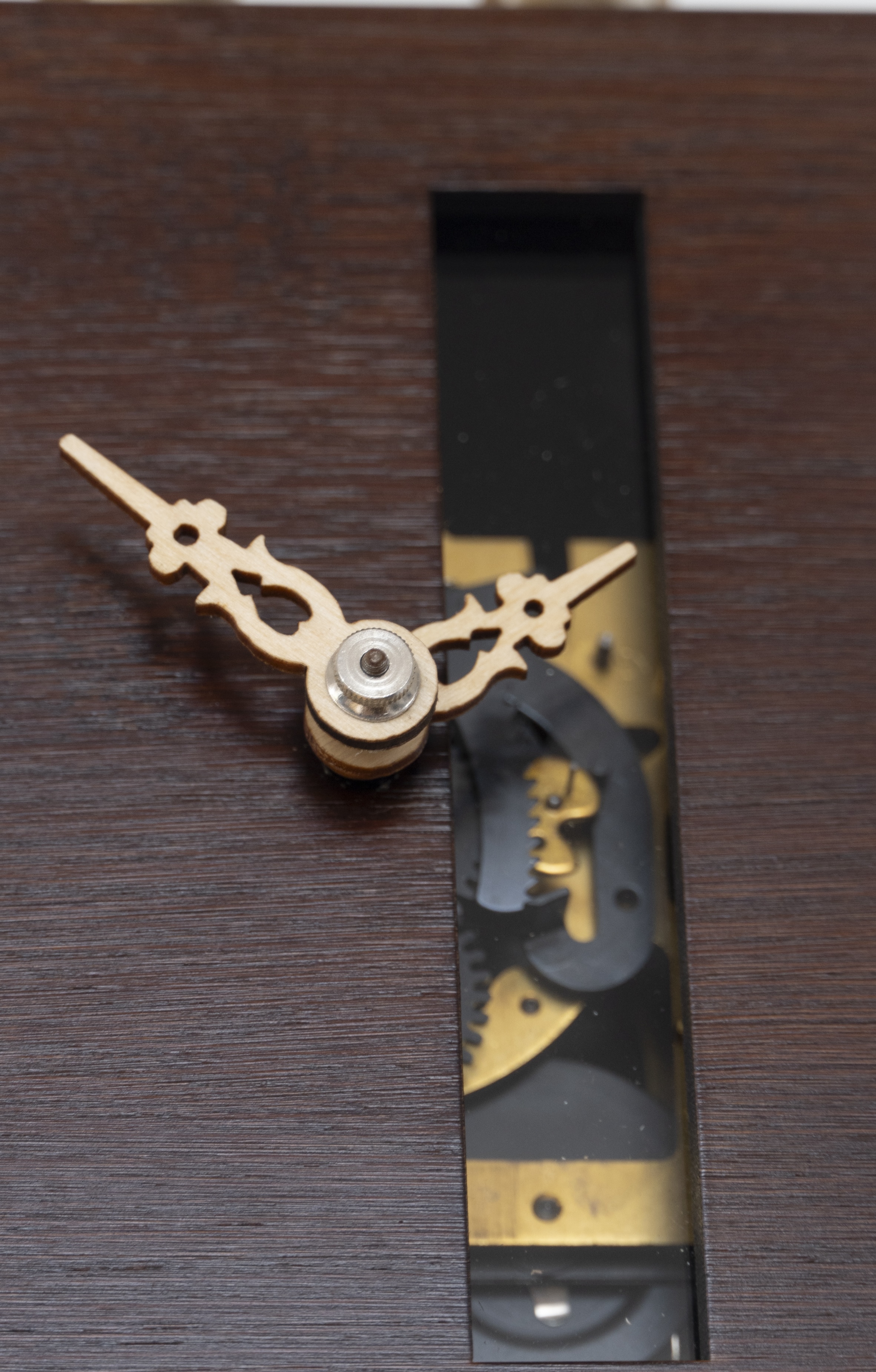 DUETT - Design Kuckucksuhr (braun / Einblick in die Mechanik) Rombach & Haas